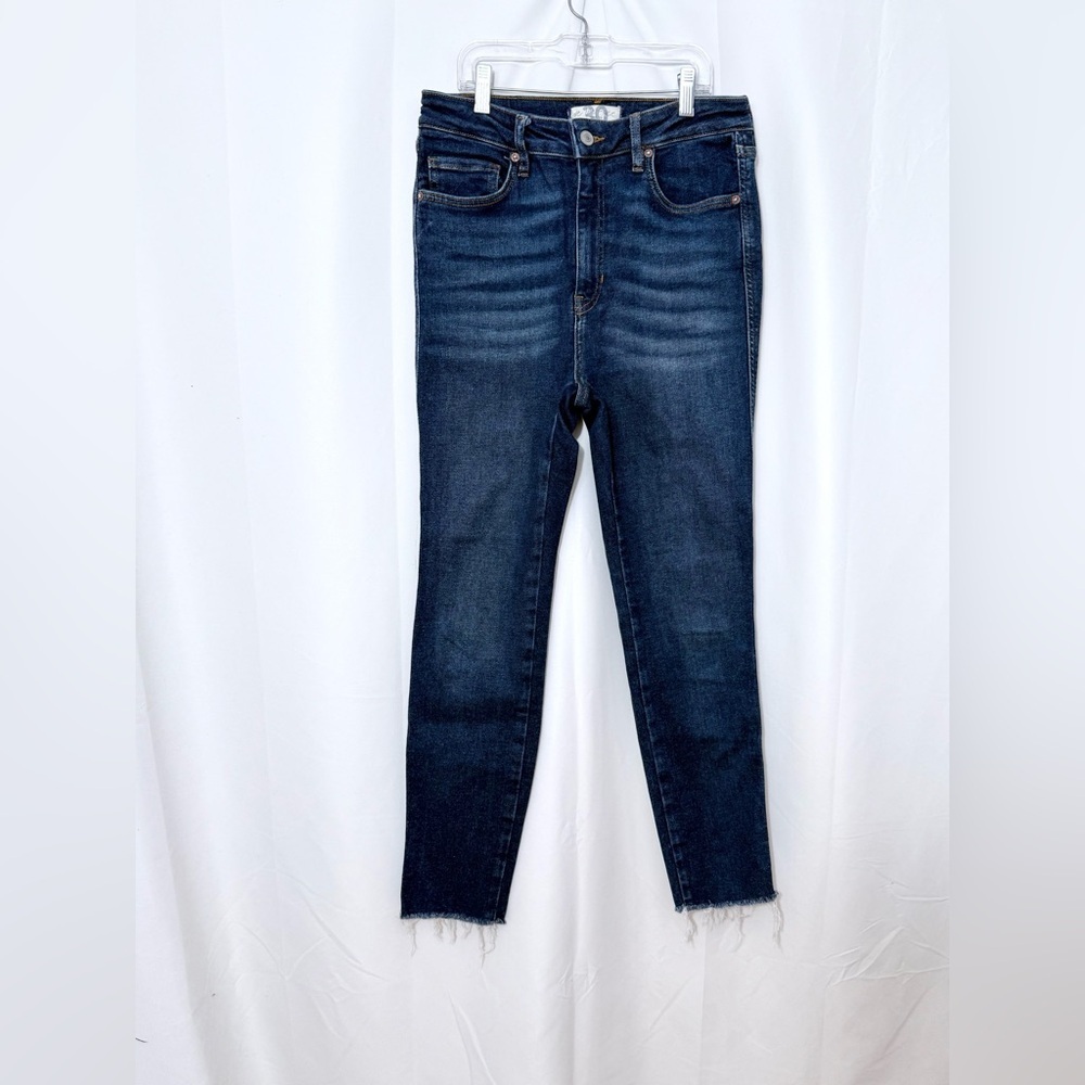 FP We The Free Skinny Leg High Rise Cropped Jeans With Raw Hem Size 30